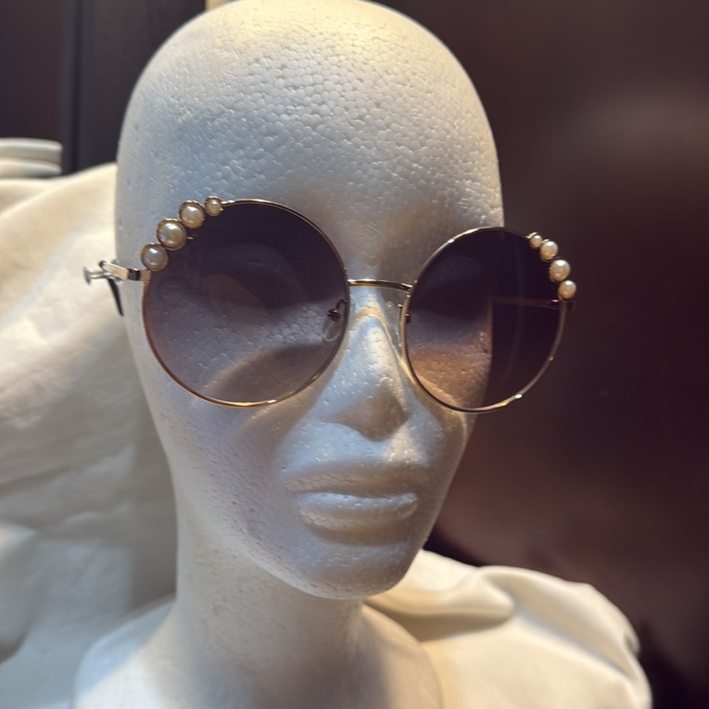 GUESS Round Pearl Sunglasses Gold Metal Frame Brown Lens GF0355 28T - Picture 4 of 4